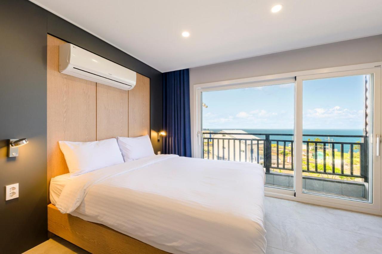 Cadelhas Hotel Jeju Exterior photo