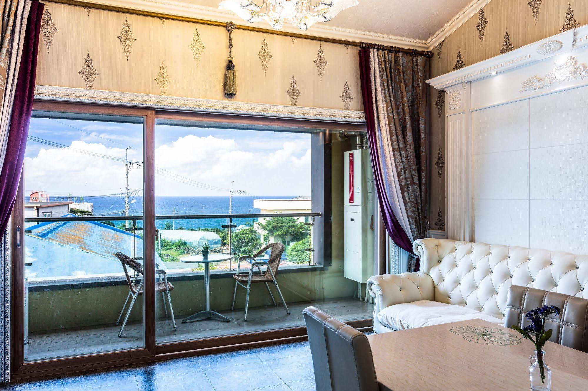 Cadelhas Hotel Jeju Exterior photo