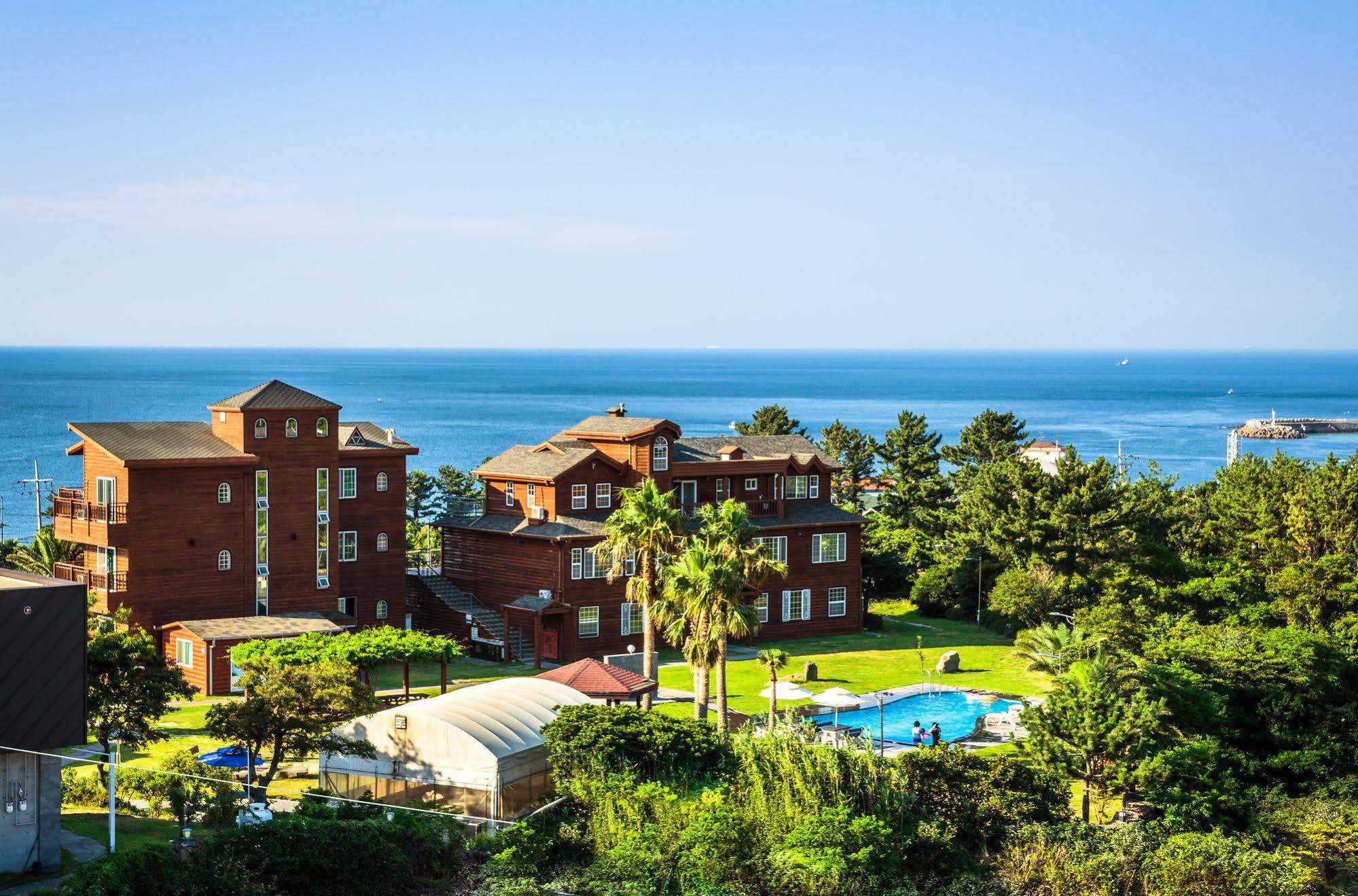 Cadelhas Hotel Jeju Exterior photo